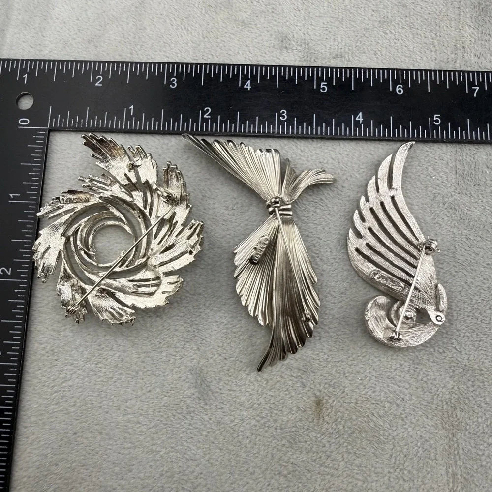 Vintage Lisner Deltah Brooch Lot Silver Tone‎ Textured Floral Wing 3pc